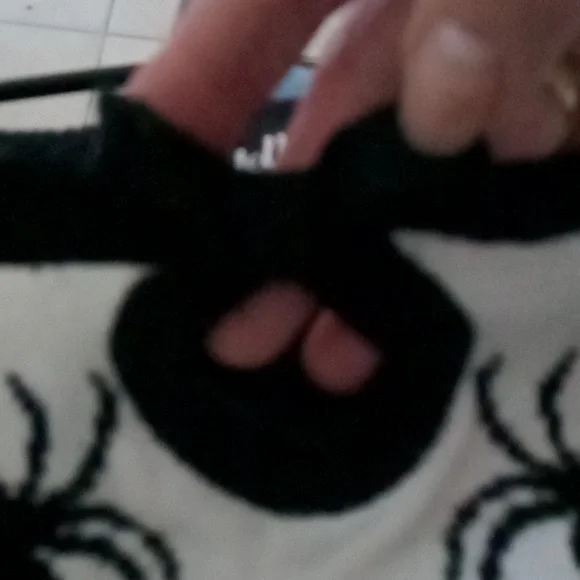 A hell Bunny sweater - Picture 4 of 4